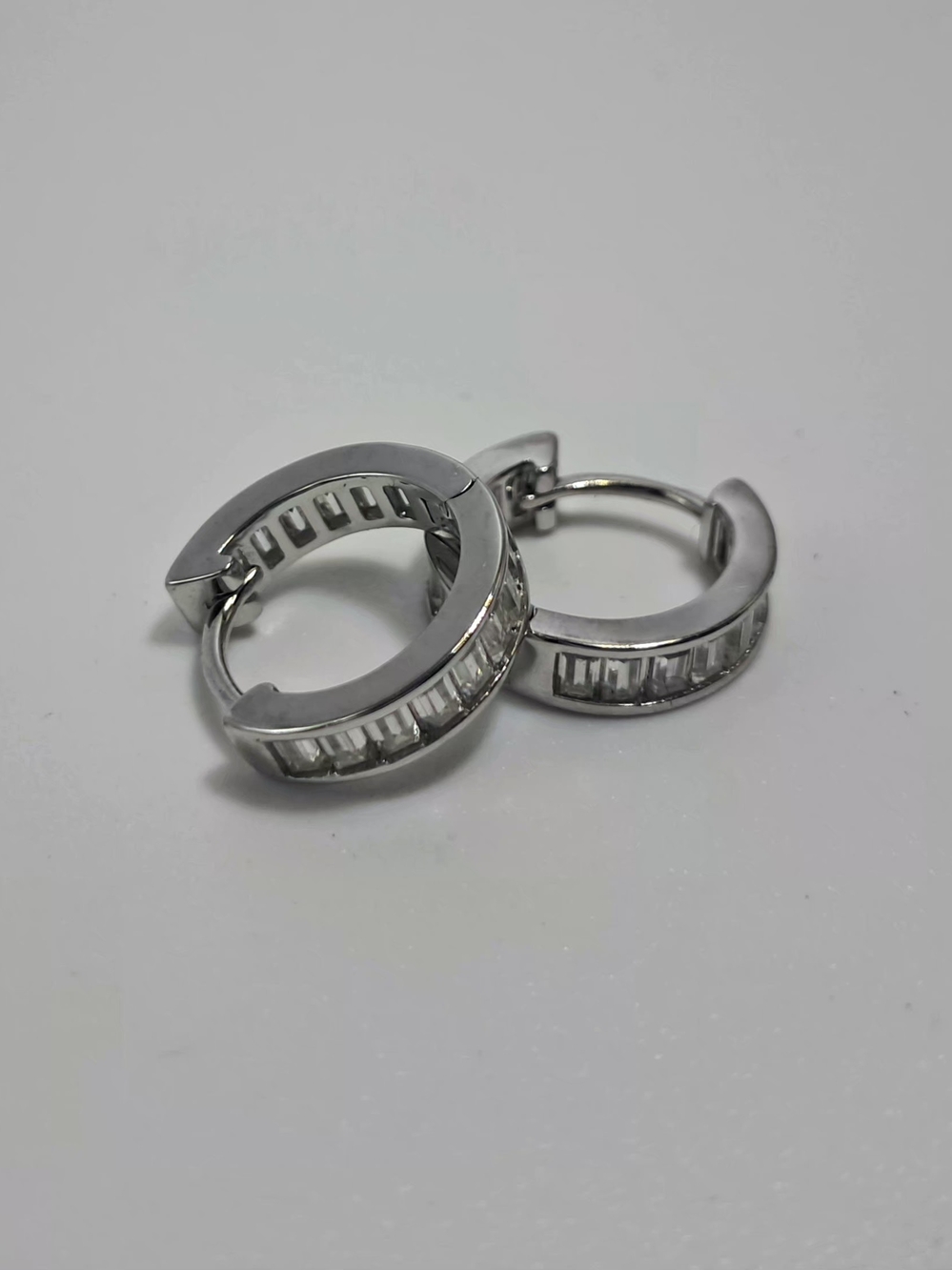 2.0ct Baguette Moissanite Huggie Hoop Earrings | 925 Silver | GRA Certified - Picture 3 of 6